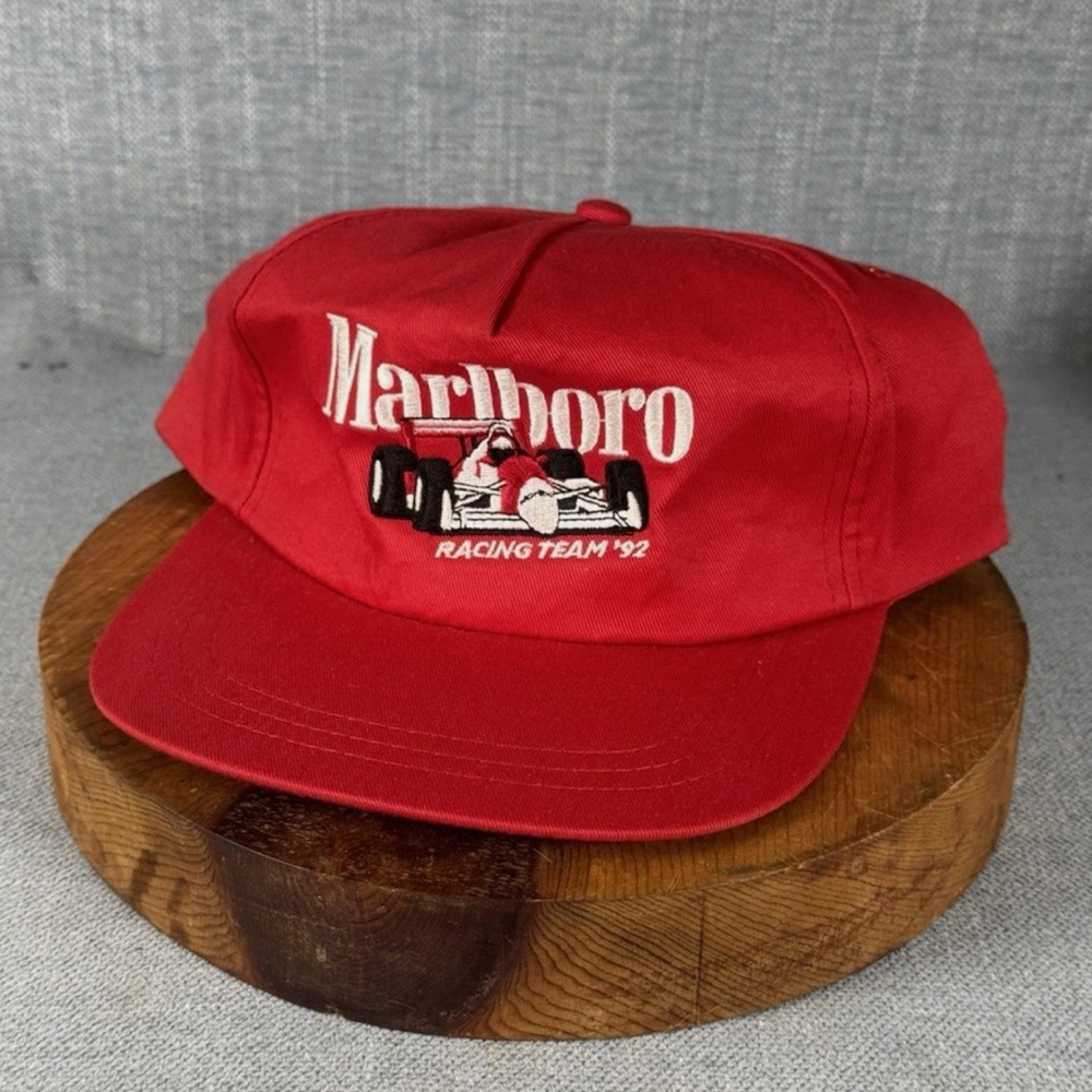 Marlboro vintage F1 Racing Team '92 Snapback Trucker Hat Cap 90s Red